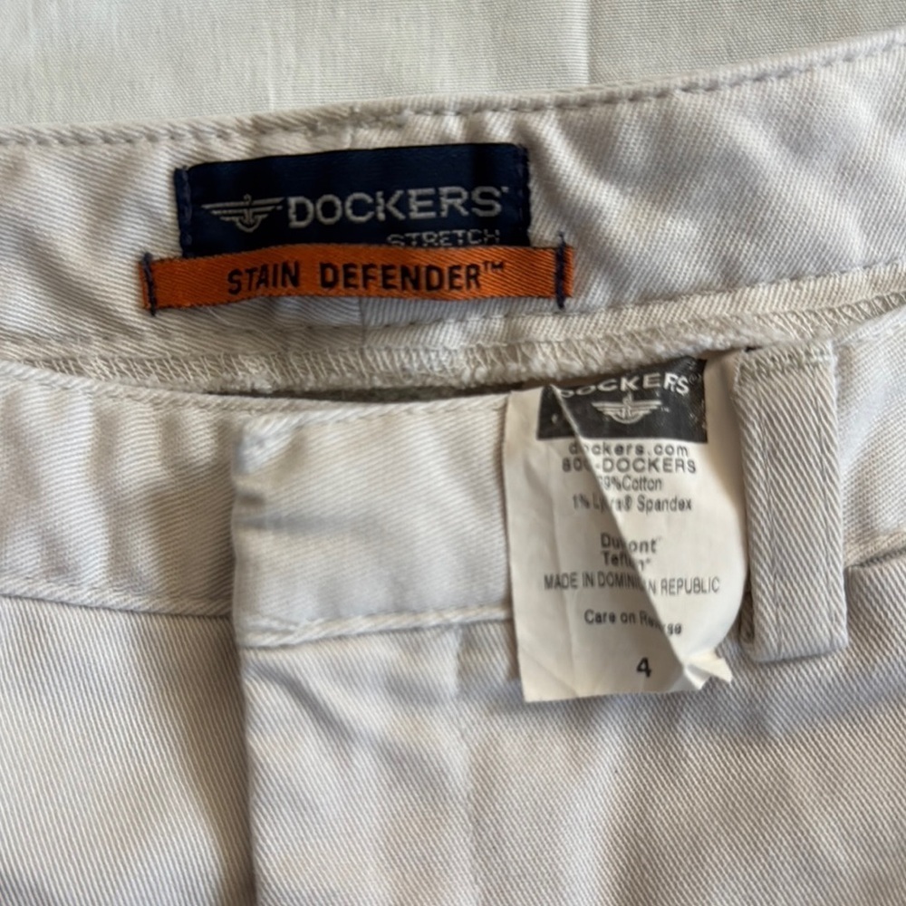Dockers Cream Chinos Relaxed Fit - Picture 7 of 12